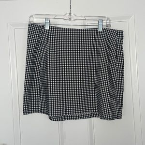 Black and white checkered skirt - size large. Urban outfitters